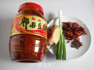 麻辣飘香—红油鱼片火锅的做法步骤：2
