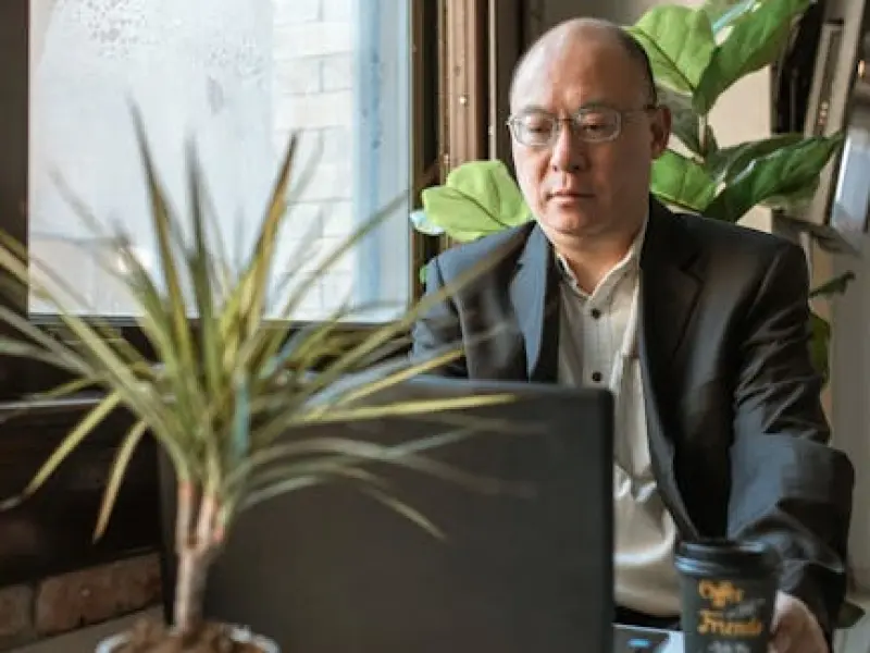 挽回女友的正确做法_挽回女友千万别踩这3个雷区，亲测有效的方法在这