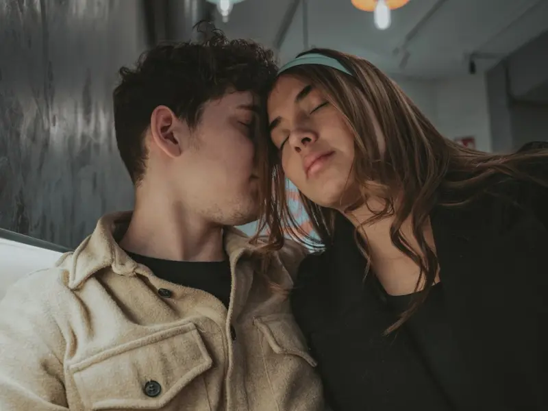 和男友分手后挽回的话_一段感情走到结束，男人和女人谁会更绝情？