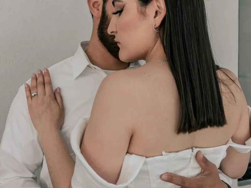 老公要离婚怎么挽回婚姻_老公提离婚还能救吗？别跪舔，这3步让他后悔莫及